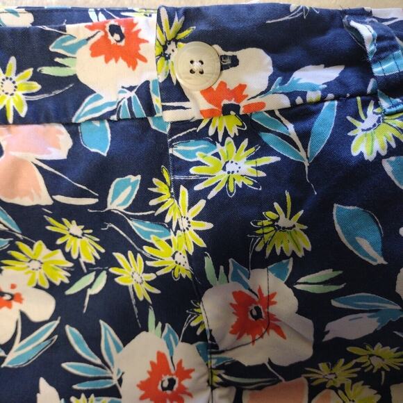 Gap Chino Shorts Floral Womens Size 6 Casual Blue Stretch Pockets - Picture 3 of 11